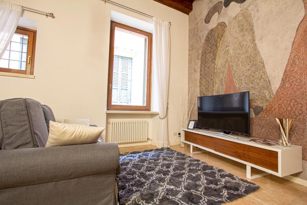 Le Damigelle Apartment Verona Bagian luar foto