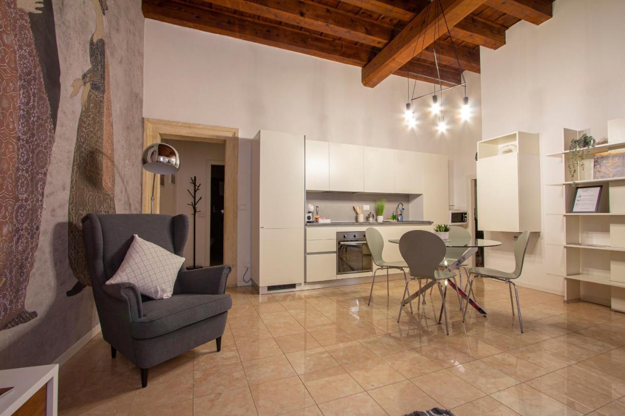 Le Damigelle Apartment Verona Bagian luar foto